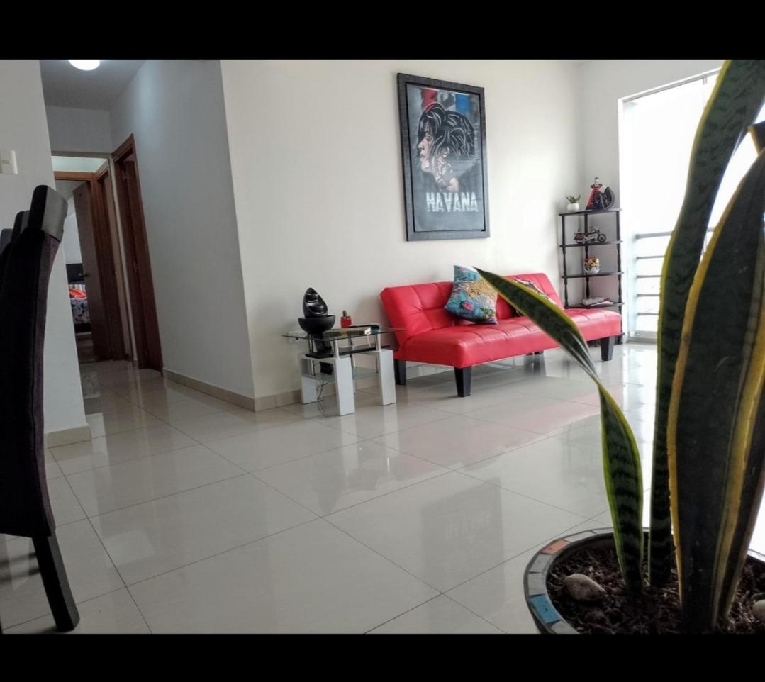 En El Centro Con Cochera Trujillo Dış mekan fotoğraf
